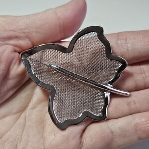 Silver Tone Vintage Mesh Maple Leaf Brooch